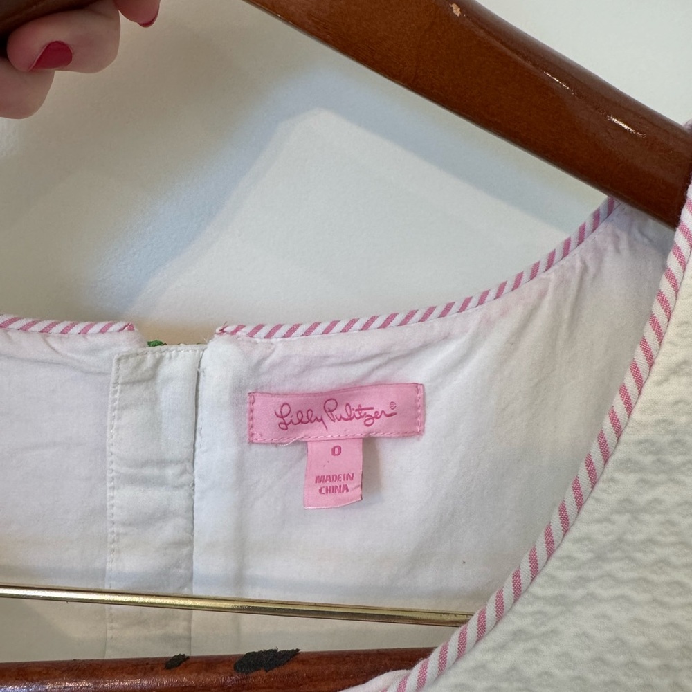 Lilly Pulitzer White Dress with Pink Bow Zipper Detail, Scalloped Hem - Picture 4 of 5